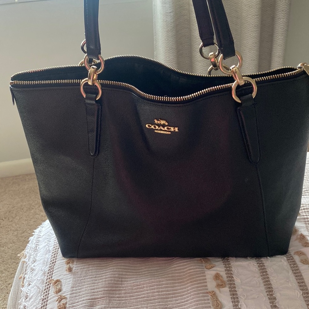 COACH - Ava Tote Black Cross Grain Leather + Gold Hardware